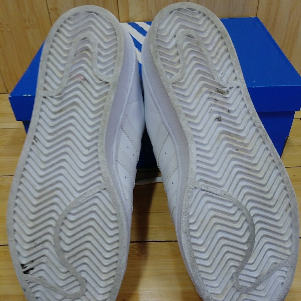White shelltop Adidas - boy's size 4 - Picture 5 of 5